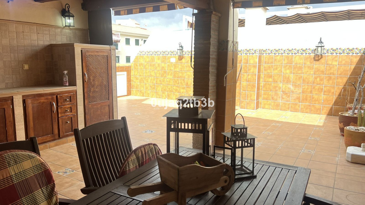 3 Bed, 2 Bath, ApartmentFor Sale, Estepona, Malaga