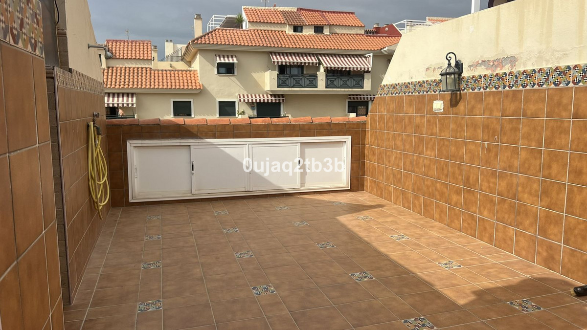3 Bed, 2 Bath, ApartmentFor Sale, Estepona, Malaga