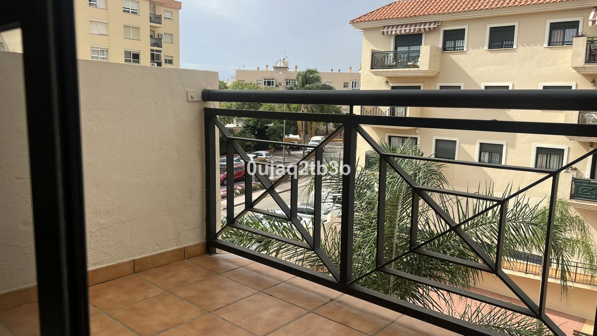 3 Bed, 2 Bath, ApartmentFor Sale, Estepona, Malaga