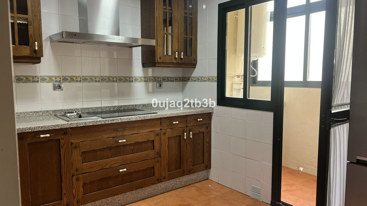 3 Bed, 2 Bath, ApartmentFor Sale, Estepona, Malaga