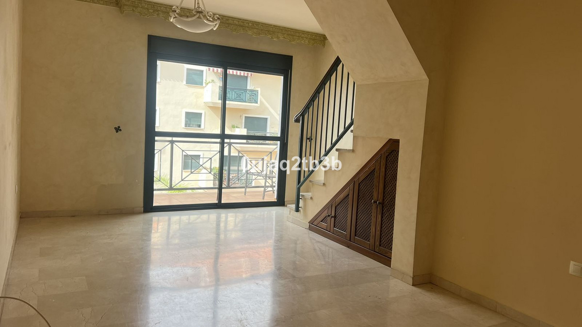 3 Bed, 2 Bath, ApartmentFor Sale, Estepona, Malaga