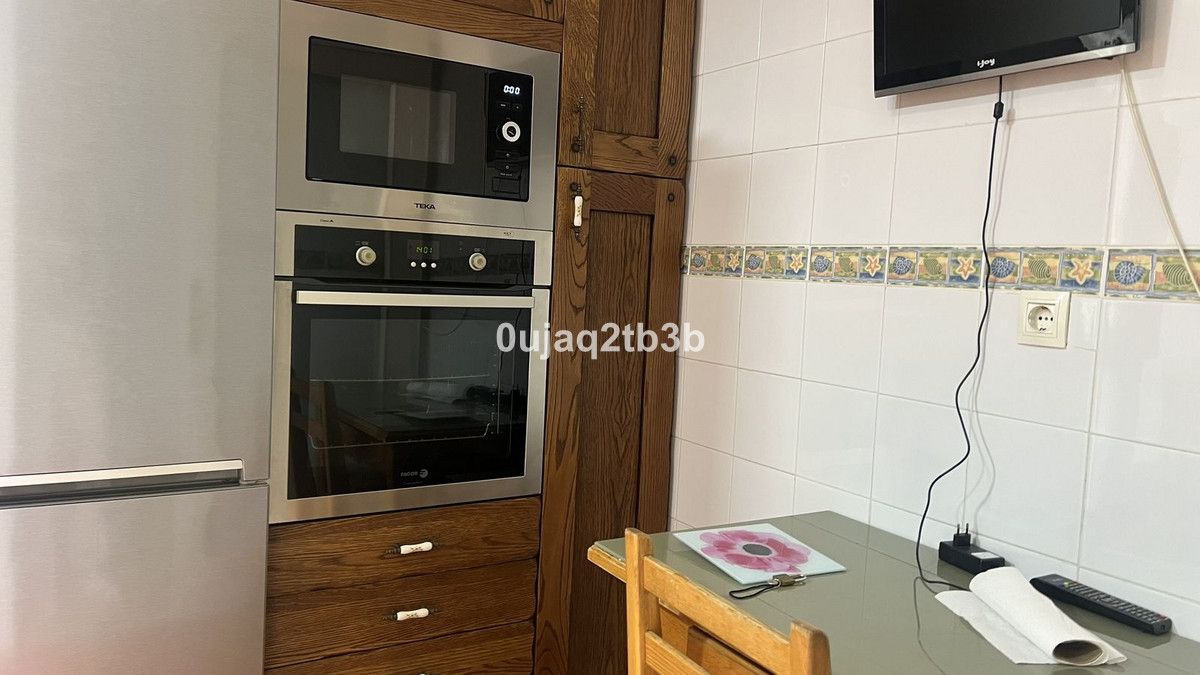 3 Bed, 2 Bath, ApartmentFor Sale, Estepona, Malaga