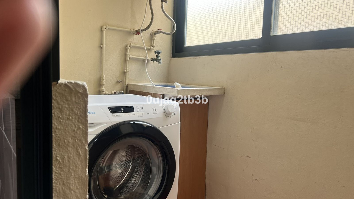 3 Bed, 2 Bath, ApartmentFor Sale, Estepona, Malaga