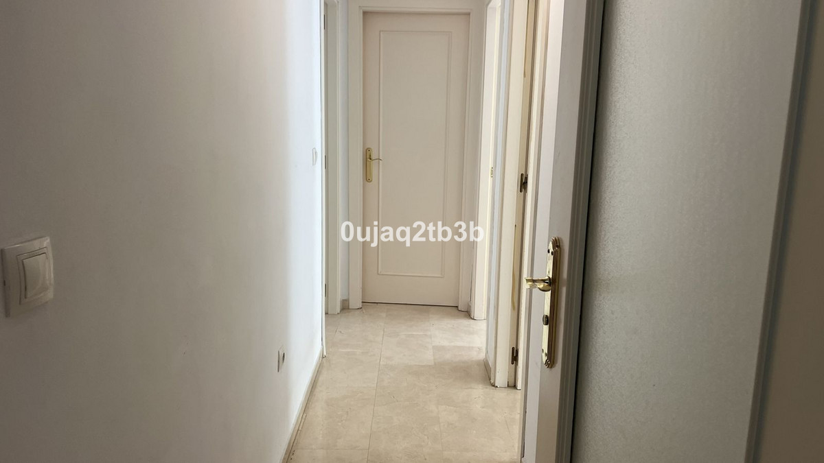 3 Bed, 2 Bath, ApartmentFor Sale, Estepona, Malaga