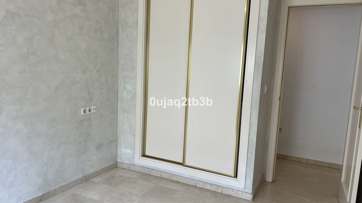 3 Bed, 2 Bath, ApartmentFor Sale, Estepona, Malaga