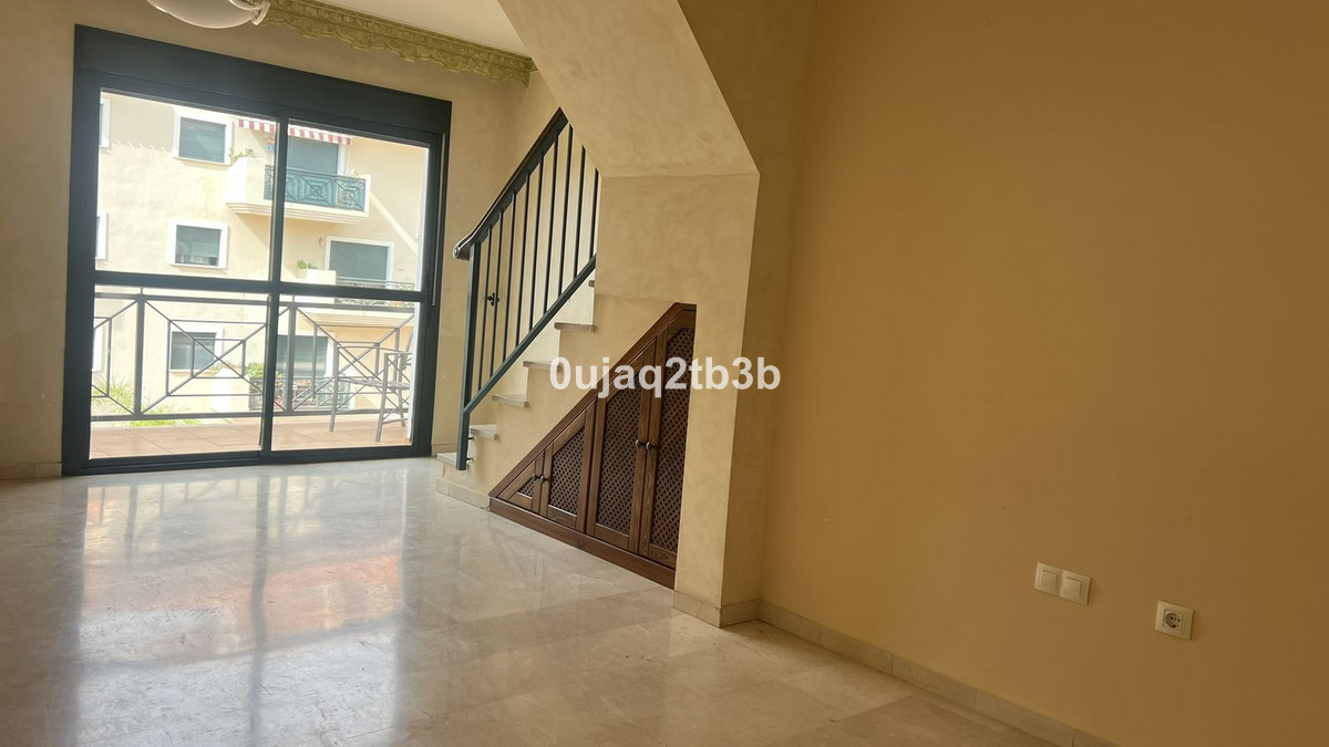 3 Bed, 2 Bath, ApartmentFor Sale, Estepona, Malaga