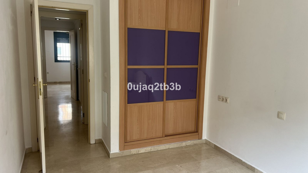 3 Bed, 2 Bath, ApartmentFor Sale, Estepona, Malaga