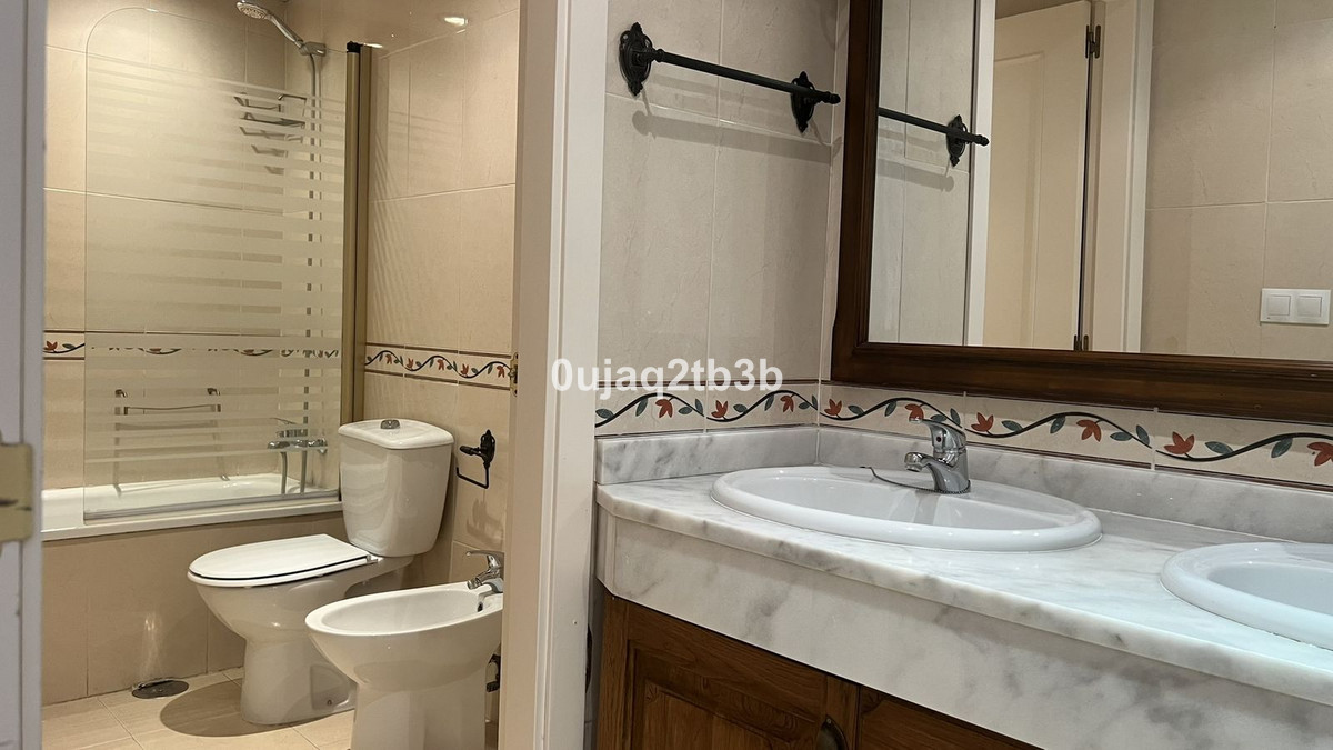 3 Bed, 2 Bath, ApartmentFor Sale, Estepona, Malaga