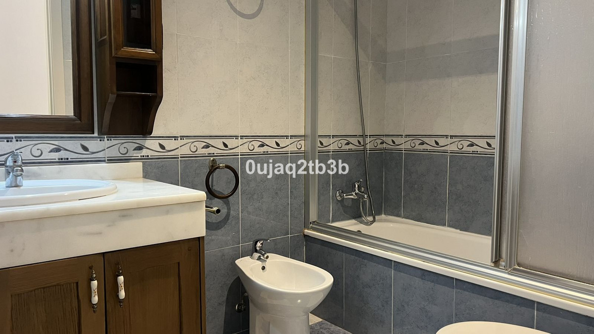 3 Bed, 2 Bath, ApartmentFor Sale, Estepona, Malaga