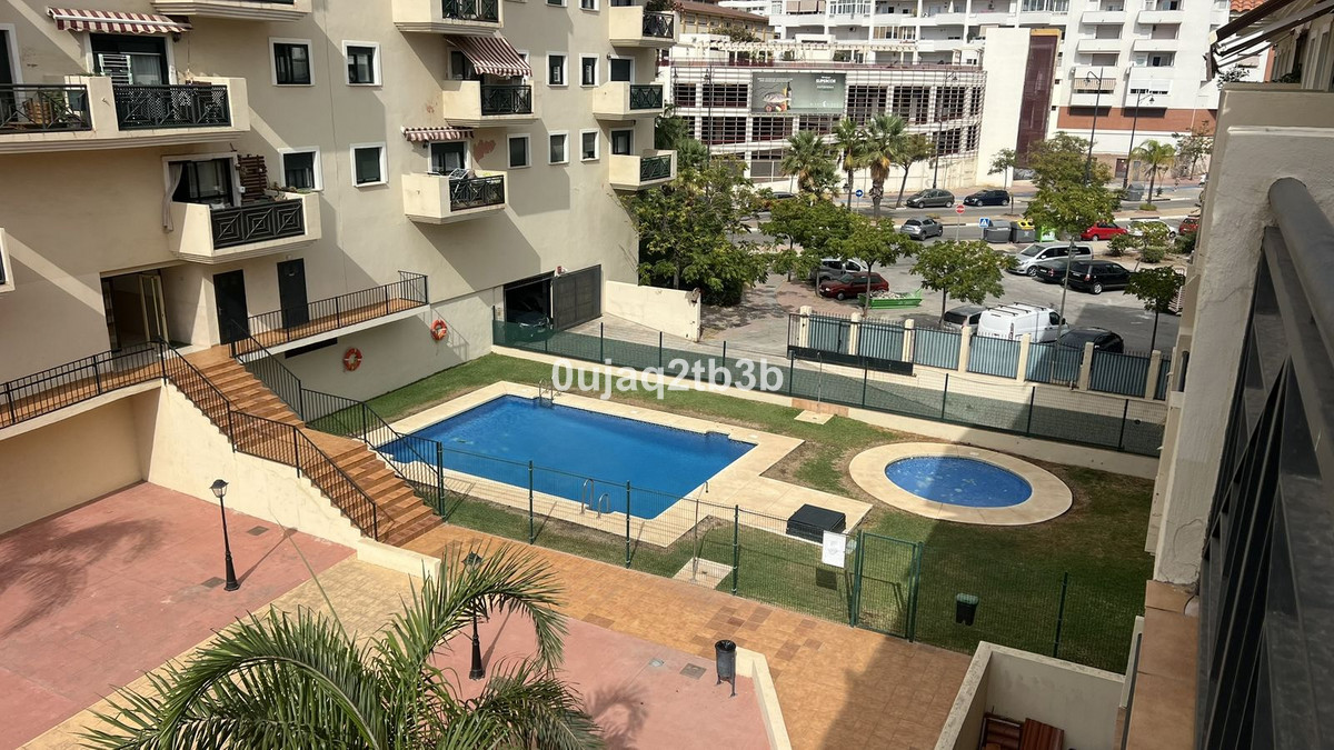 3 Bed, 2 Bath, ApartmentFor Sale, Estepona, Malaga
