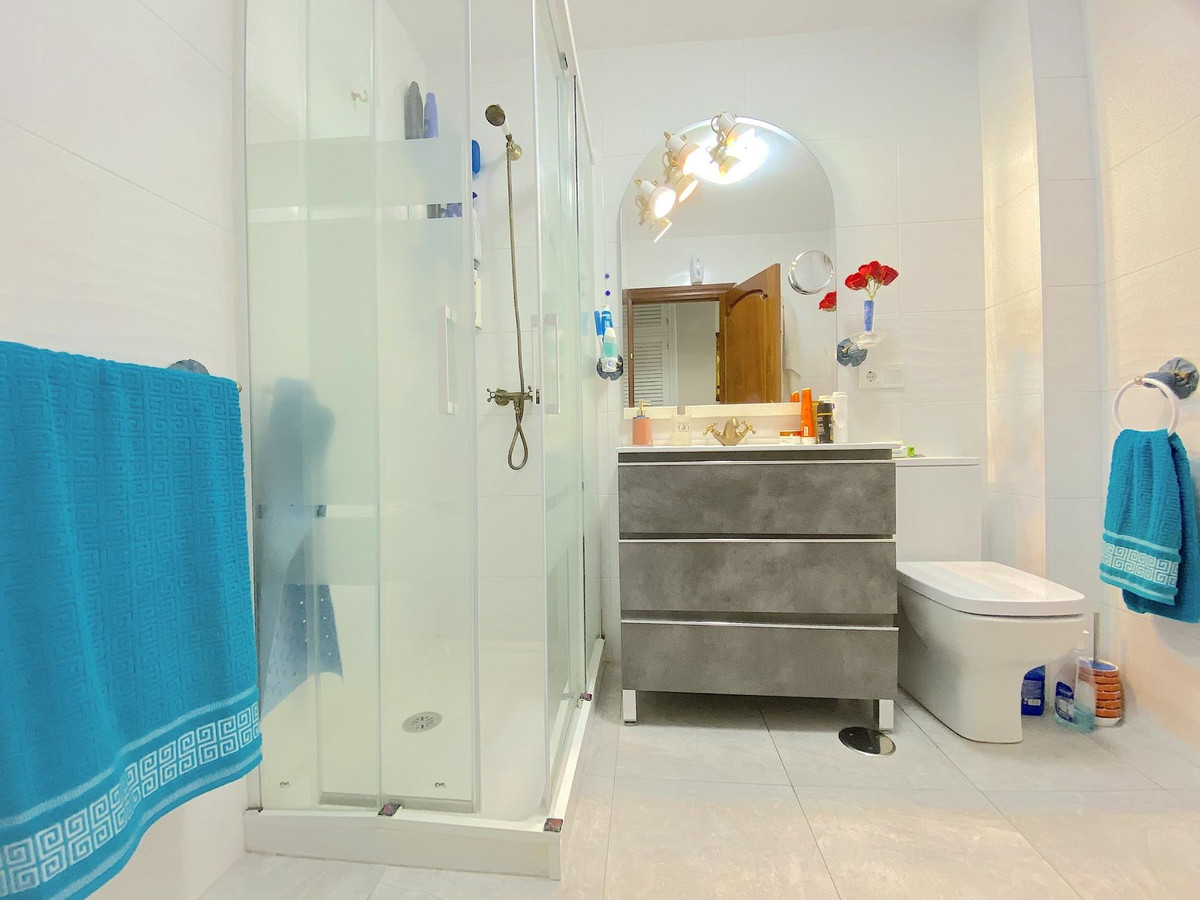 3 Bed, 2 Bath, ApartmentFor Sale, Fuengirola, Malaga