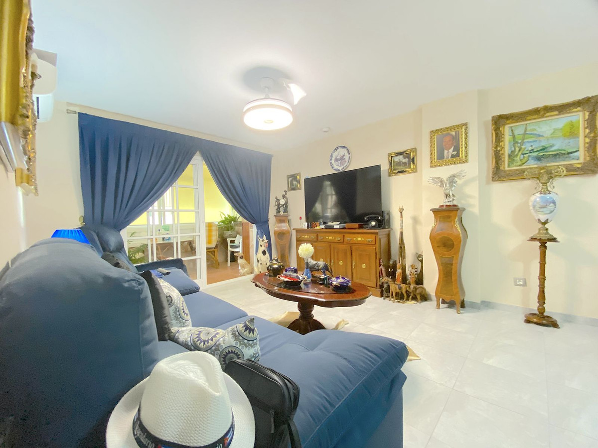 3 Bed, 2 Bath, ApartmentFor Sale, Fuengirola, Malaga