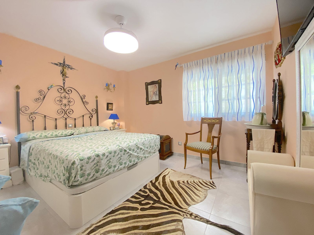 3 Bed, 2 Bath, ApartmentFor Sale, Fuengirola, Malaga