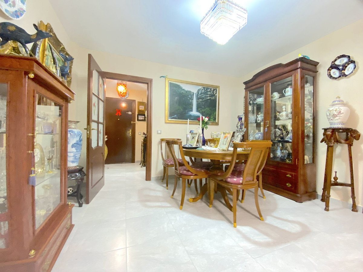 3 Bed, 2 Bath, ApartmentFor Sale, Fuengirola, Malaga