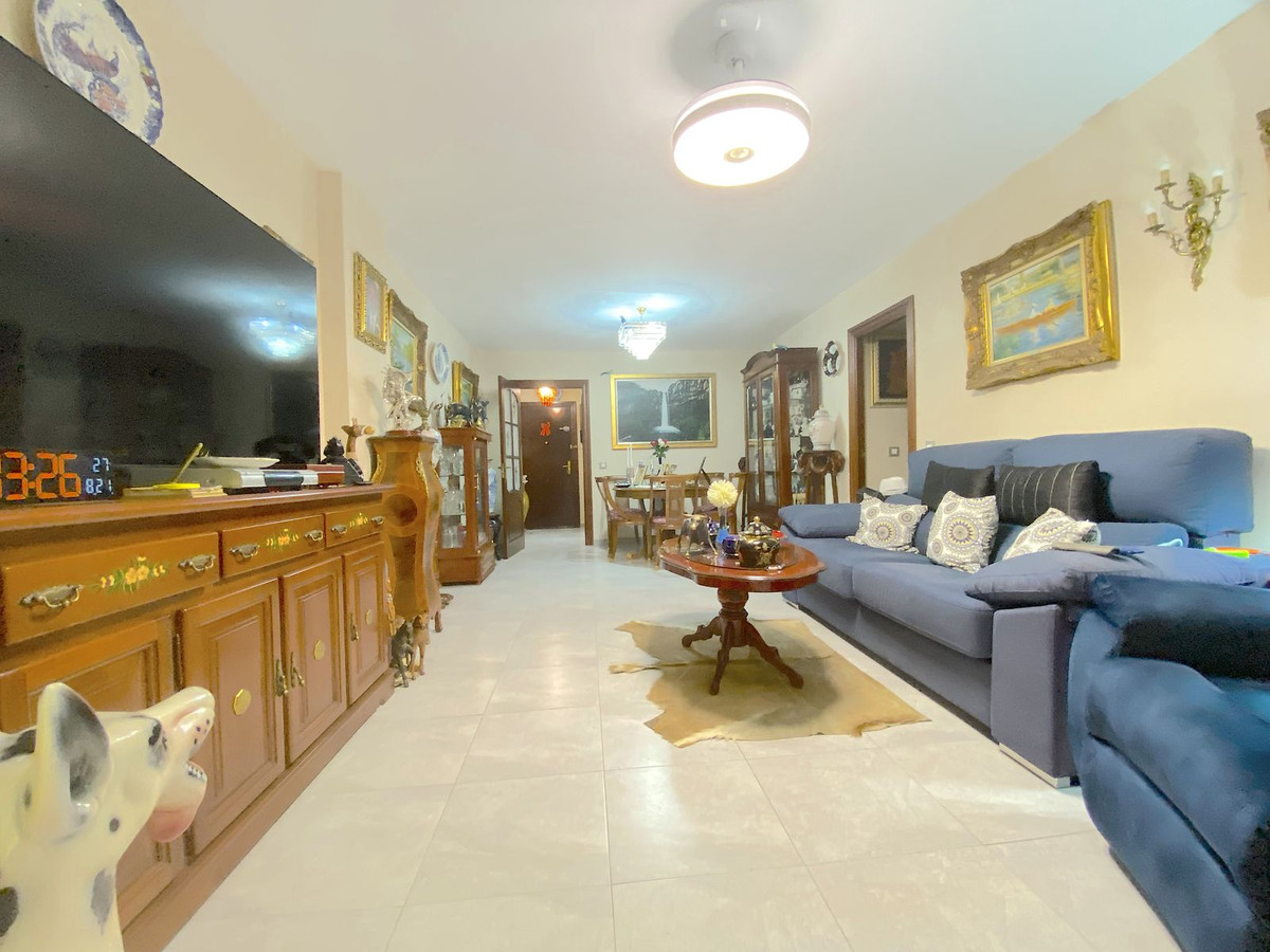 3 Bed, 2 Bath, ApartmentFor Sale, Fuengirola, Malaga