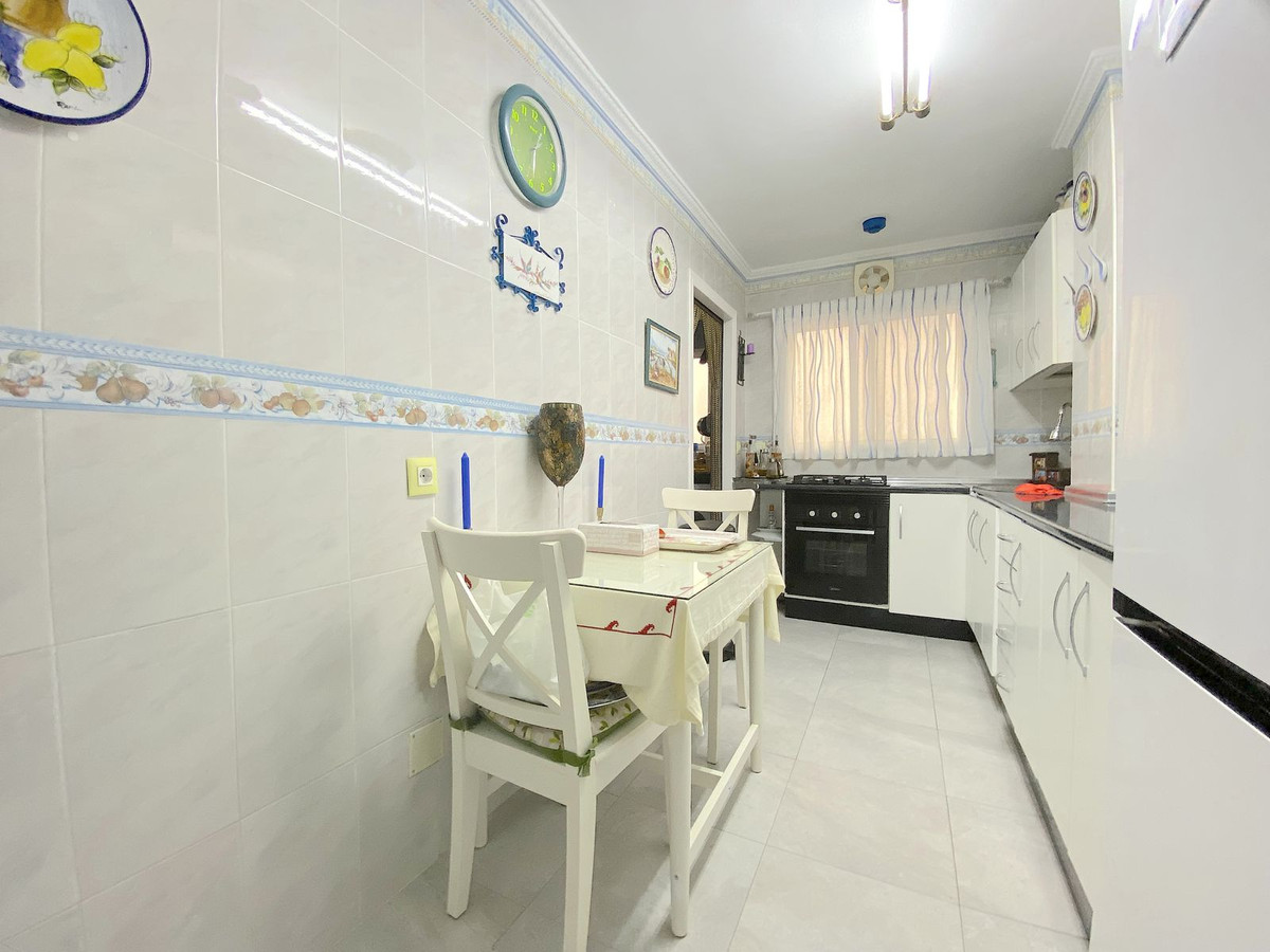 3 Bed, 2 Bath, ApartmentFor Sale, Fuengirola, Malaga