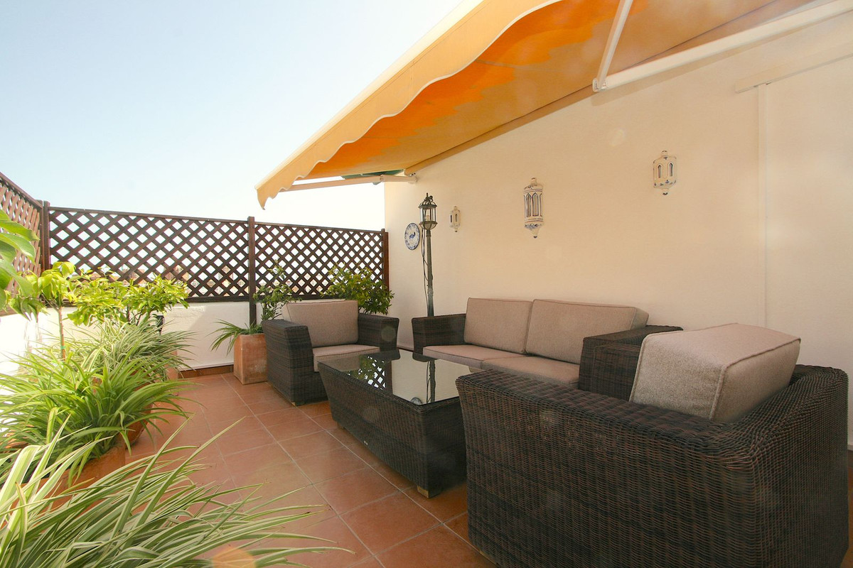 4 Bed, 2 Bath, ApartmentFor Sale, Fuengirola, Malaga