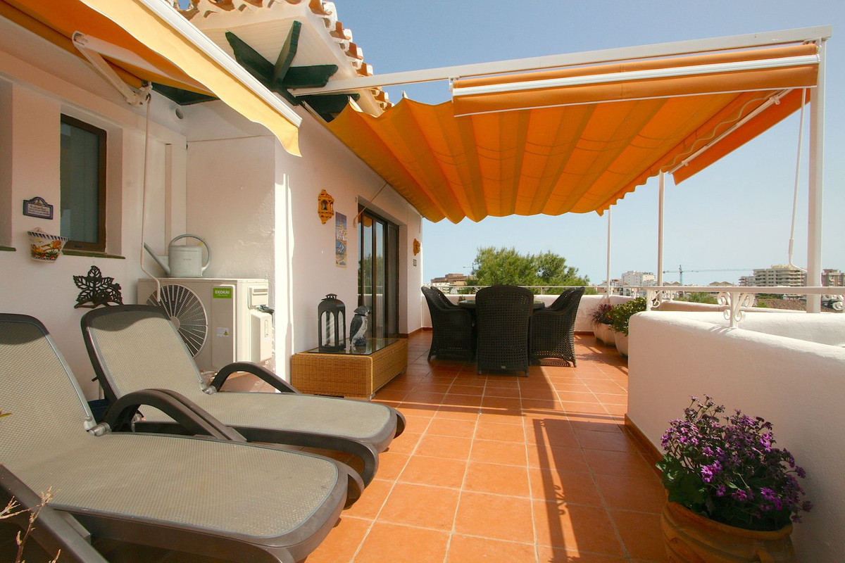 4 Bed, 2 Bath, ApartmentFor Sale, Fuengirola, Malaga