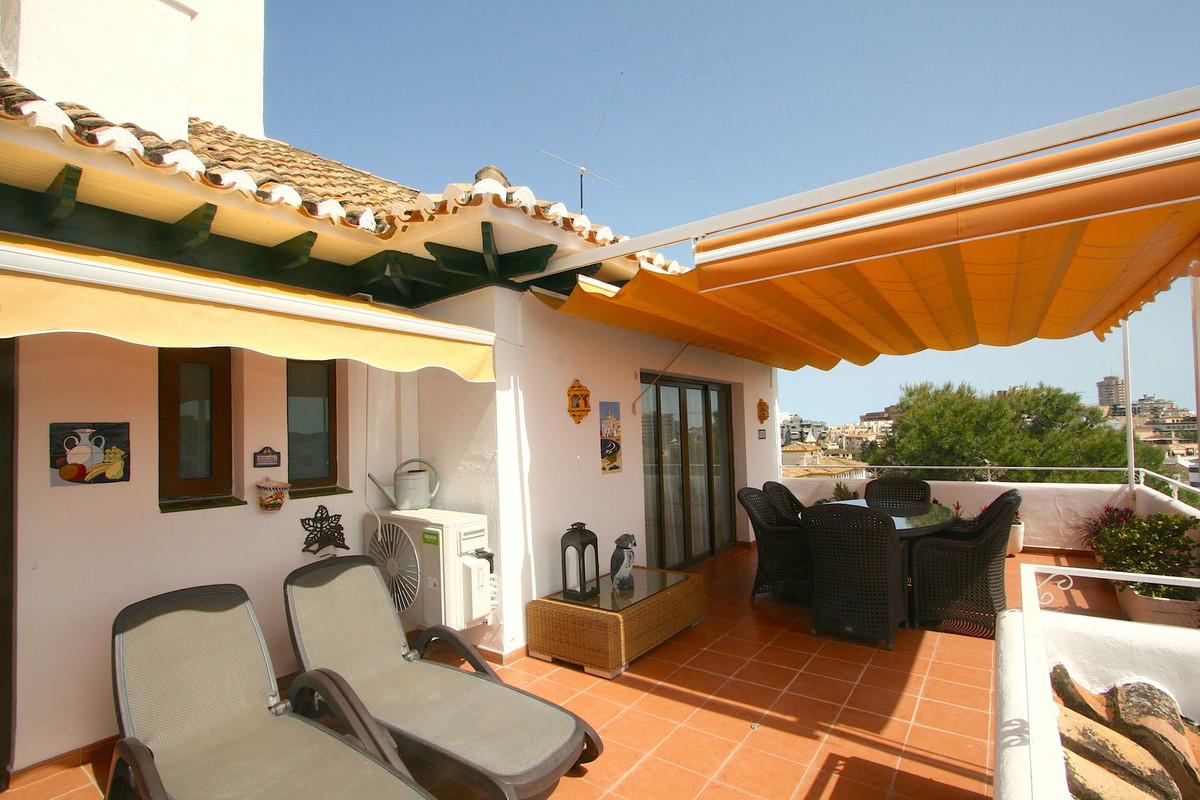 4 Bed, 2 Bath, ApartmentFor Sale, Fuengirola, Malaga