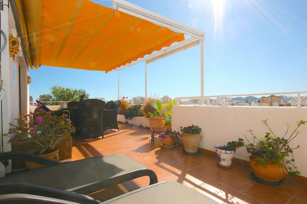 4 Bed, 2 Bath, ApartmentFor Sale, Fuengirola, Malaga