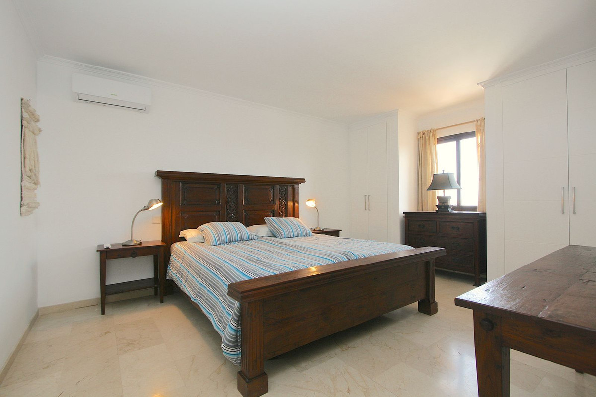 4 Bed, 2 Bath, ApartmentFor Sale, Fuengirola, Malaga