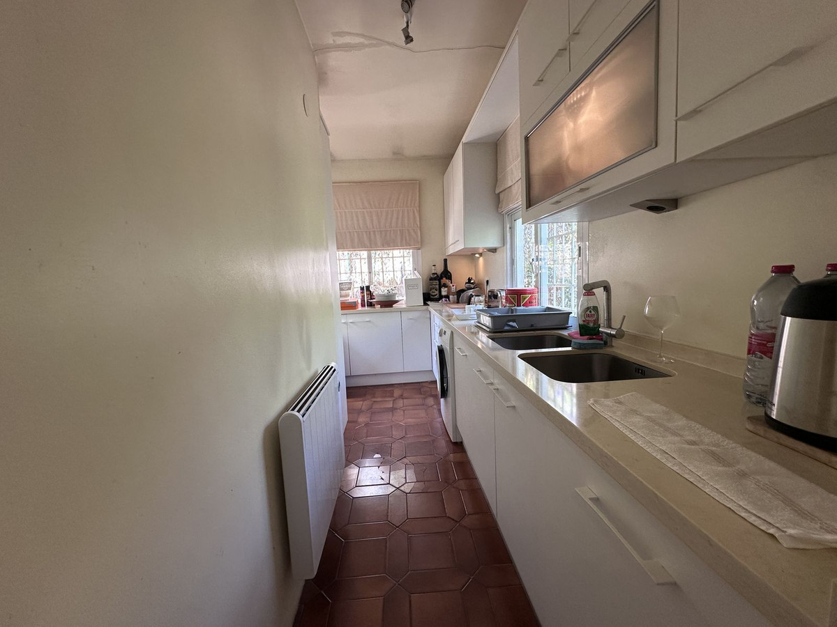 3 Bed, 2 Bath, HouseFor Sale, San Pedro de Alcantara, Malaga