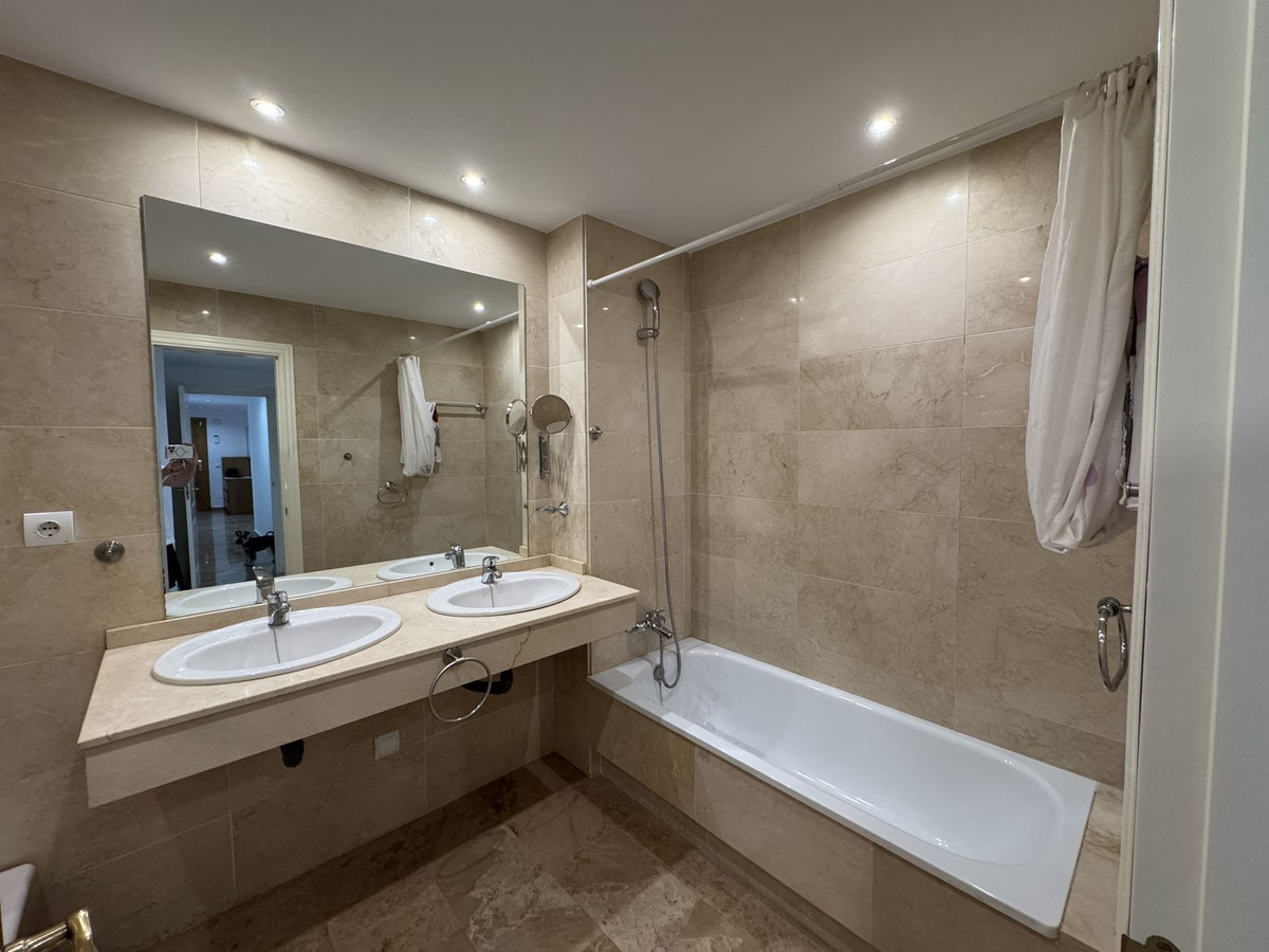 2 Bed, 2 Bath, ApartmentFor Sale, San Pedro de Alcantara, Malaga