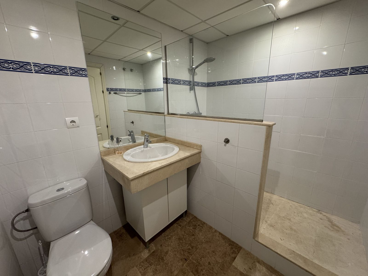 2 Bed, 2 Bath, ApartmentFor Sale, San Pedro de Alcantara, Malaga