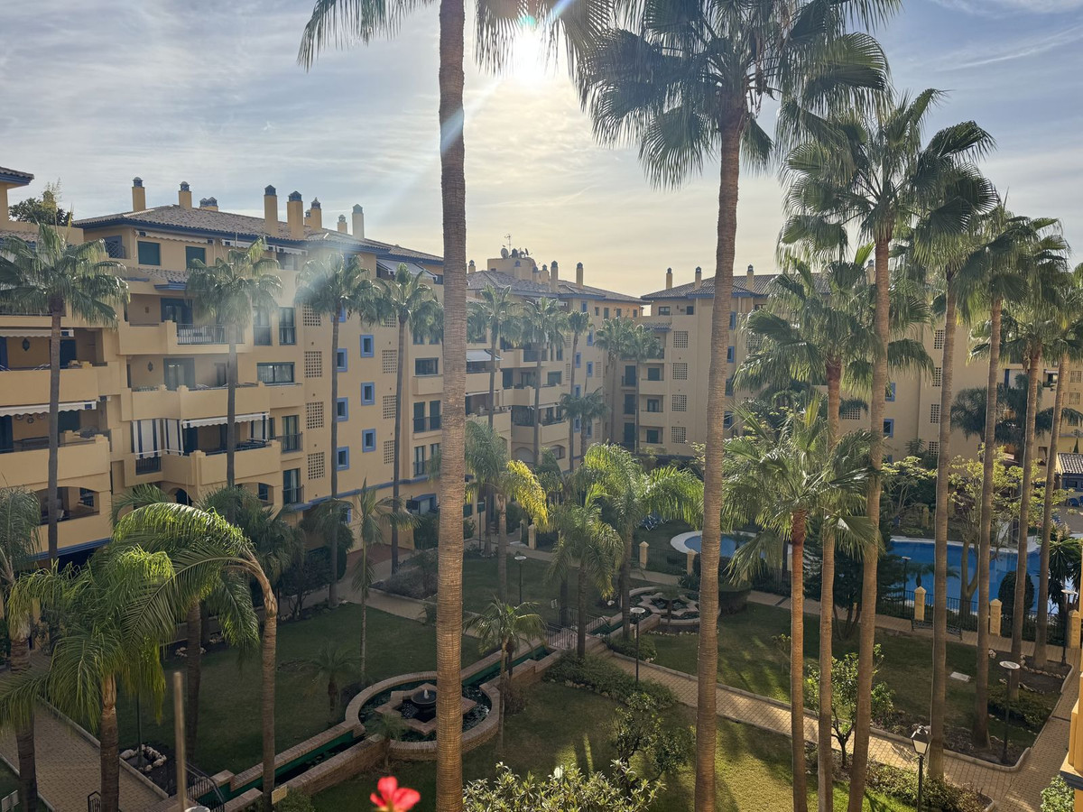 2 Bed, 2 Bath, ApartmentFor Sale, San Pedro de Alcantara, Malaga