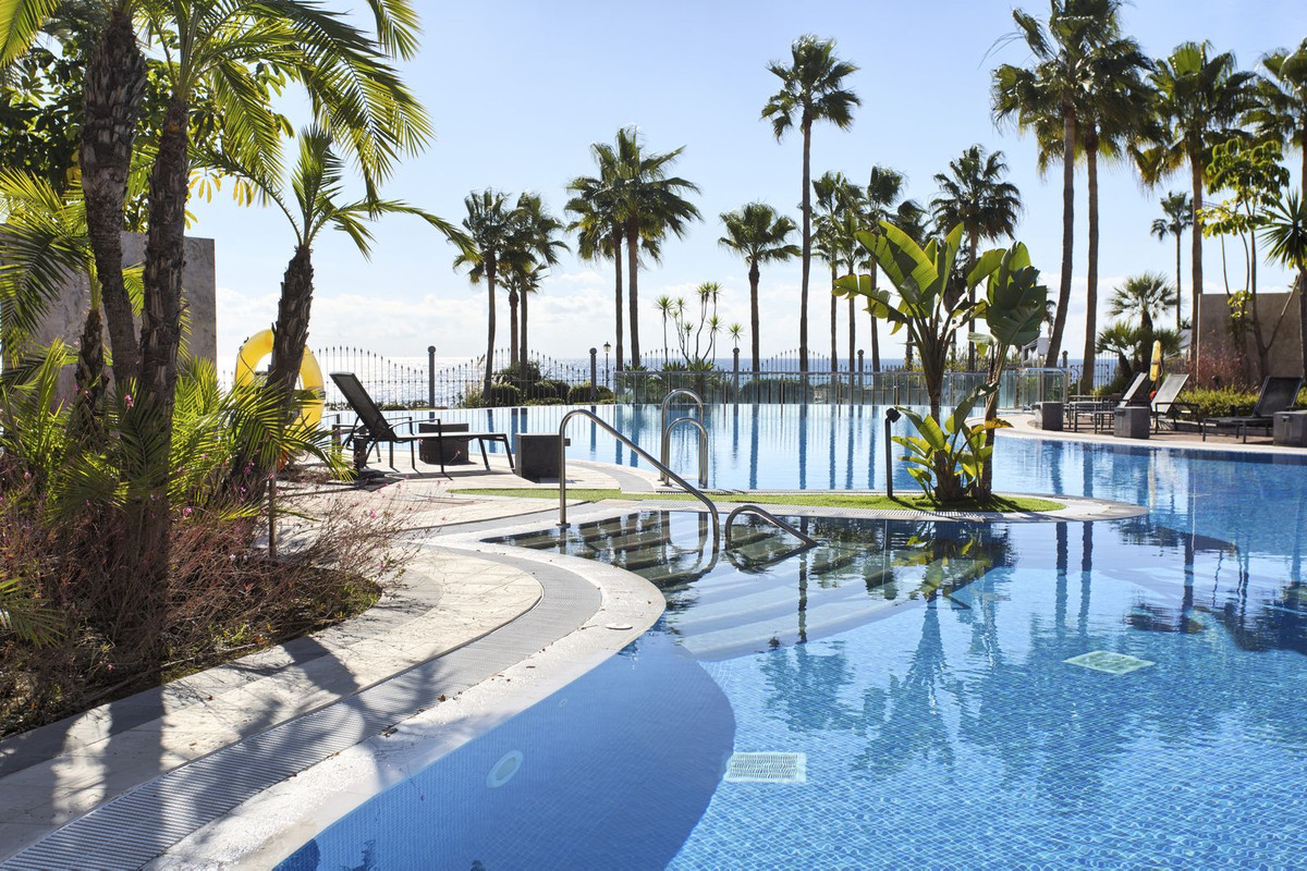 2 Bed, 2 Bath, ApartmentFor Sale, New Golden Mile, Malaga