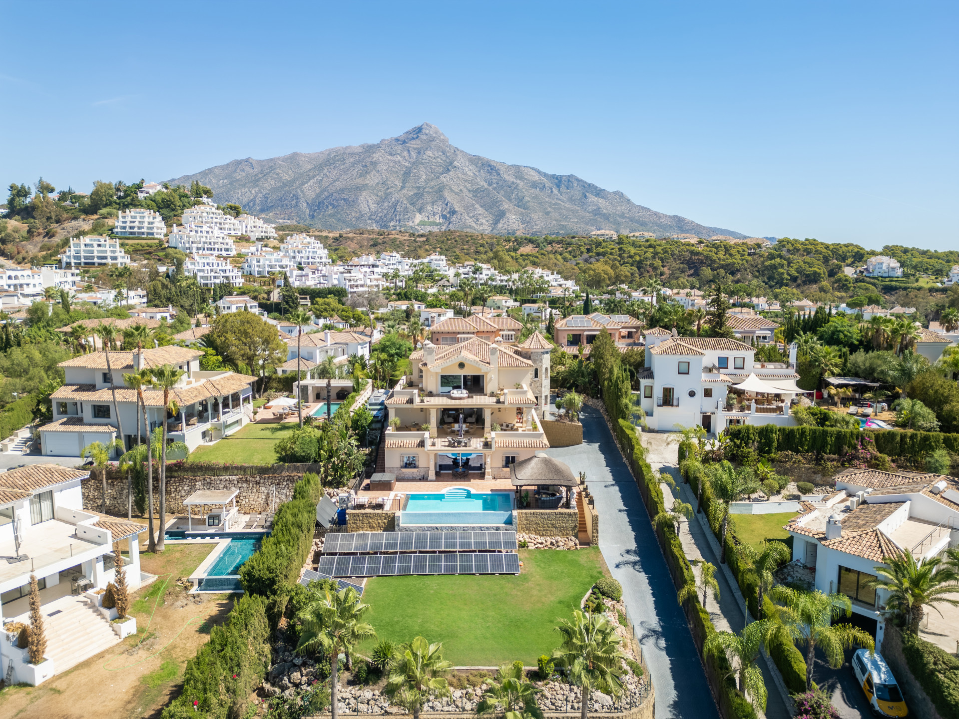 4 Bed, 4 Bath, HouseFor Sale, Marbella, Malaga
