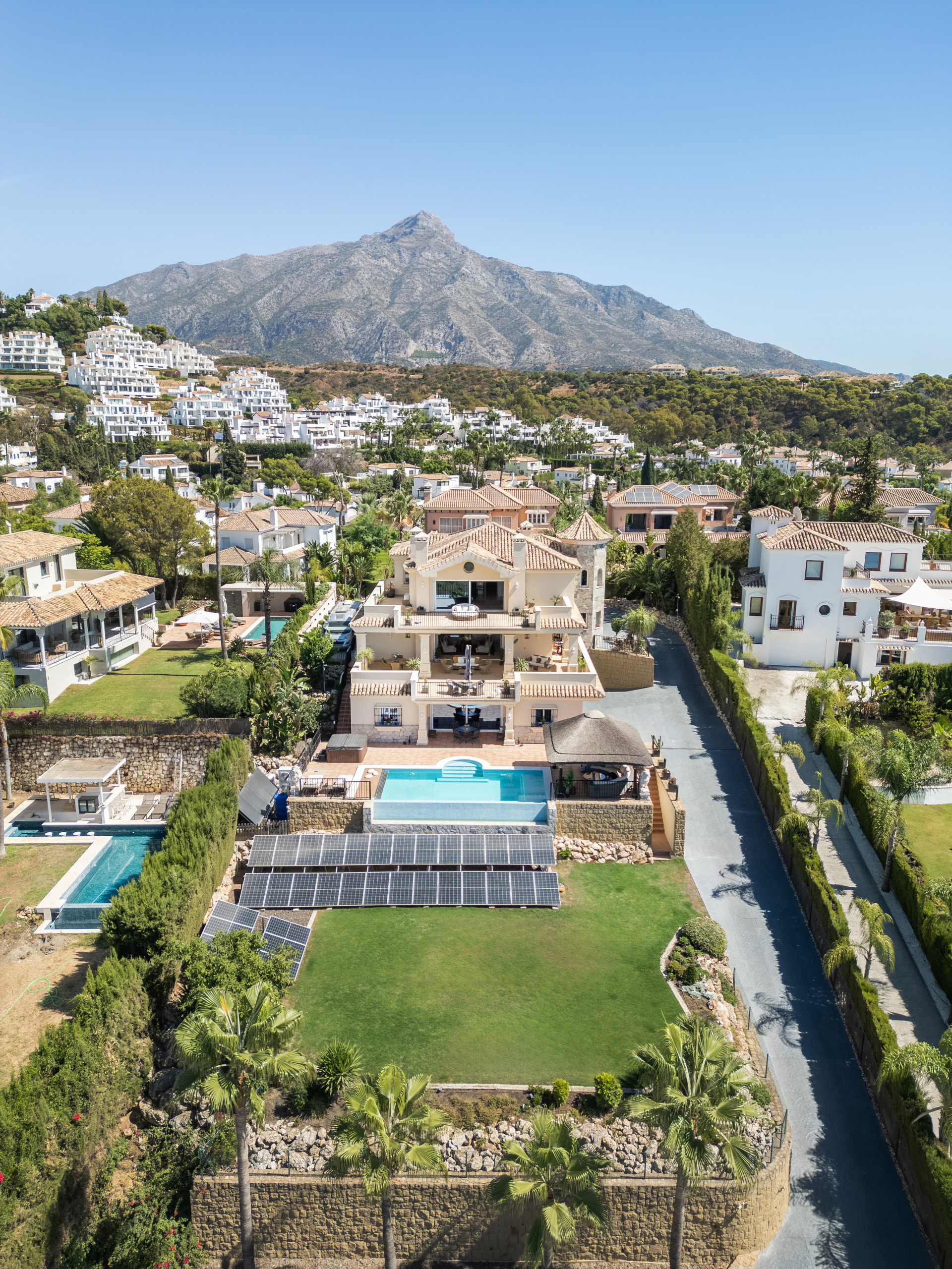 4 Bed, 4 Bath, HouseFor Sale, Marbella, Malaga