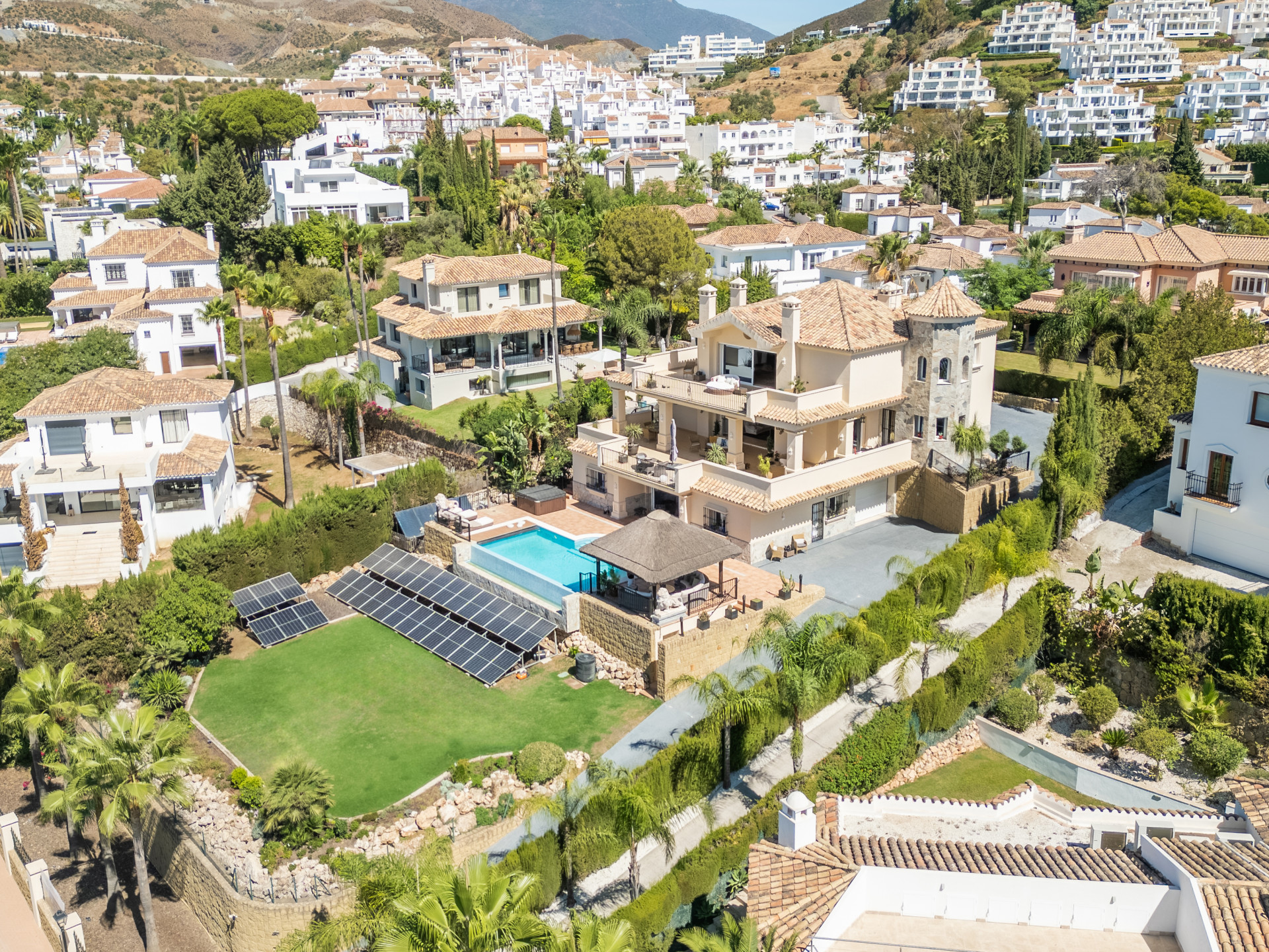 4 Bed, 4 Bath, HouseFor Sale, Marbella, Malaga