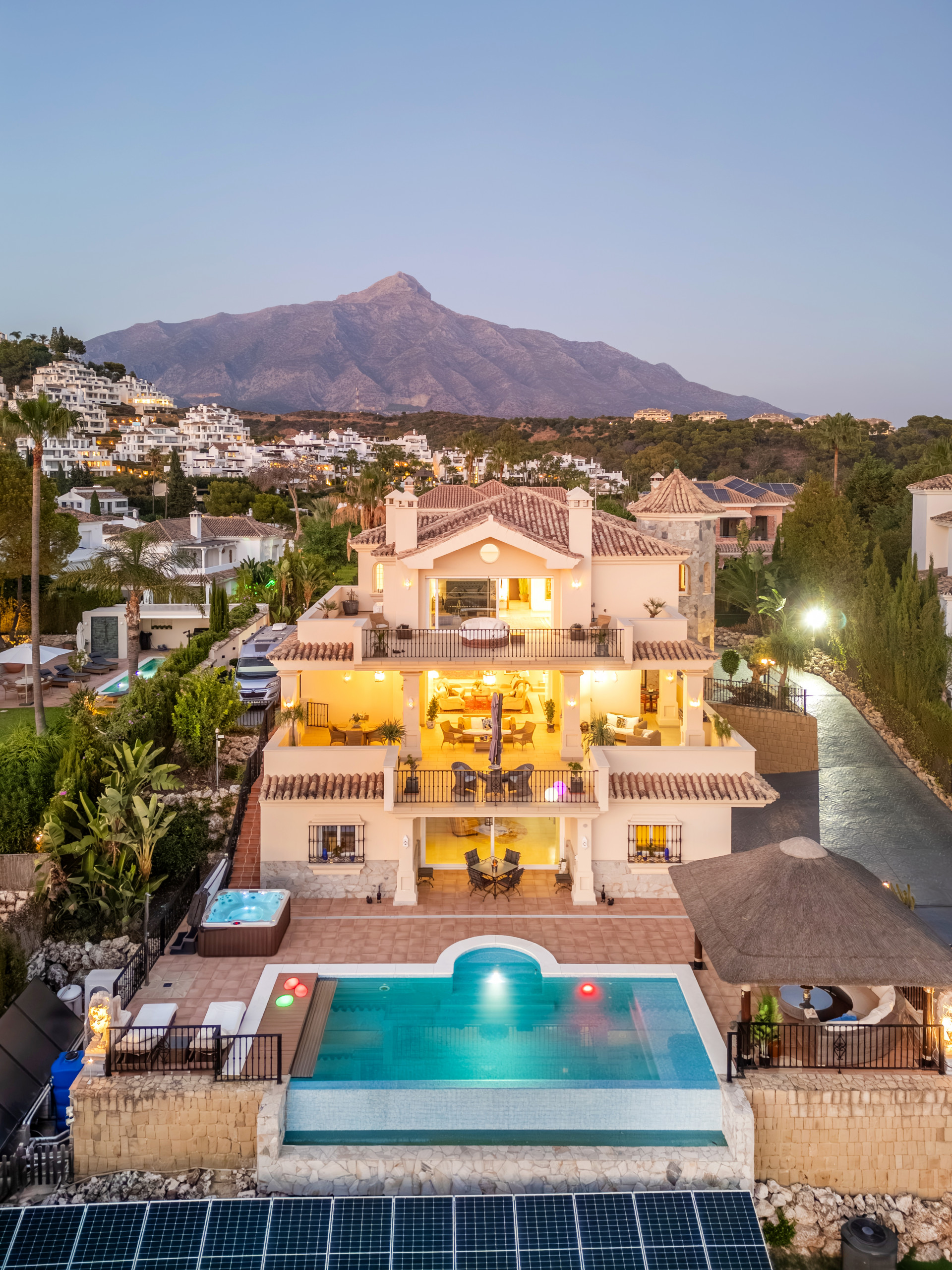4 Bed, 4 Bath, HouseFor Sale, Marbella, Malaga