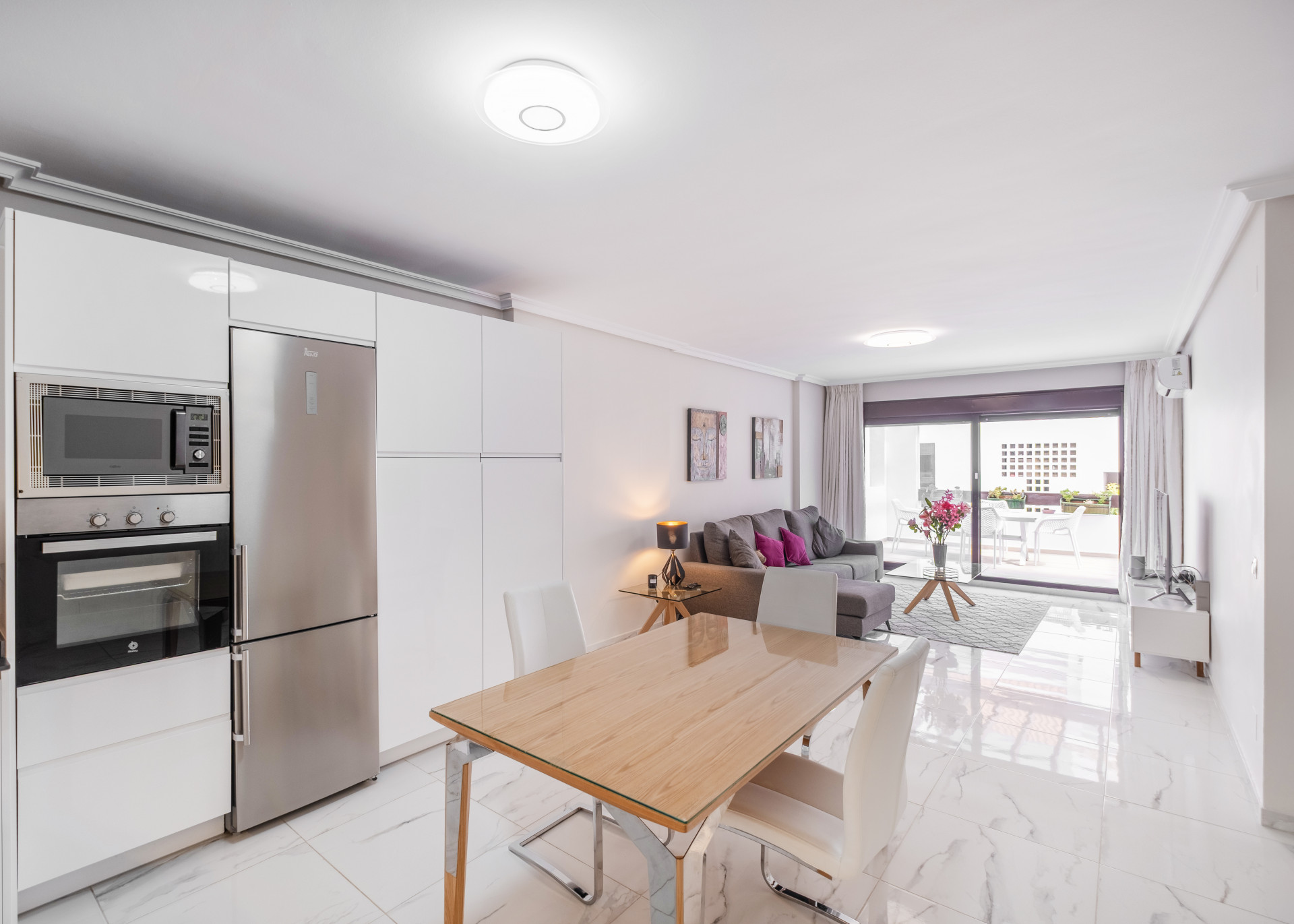 3 Bed, 2 Bath, ApartmentFor Sale, Marbella, Malaga