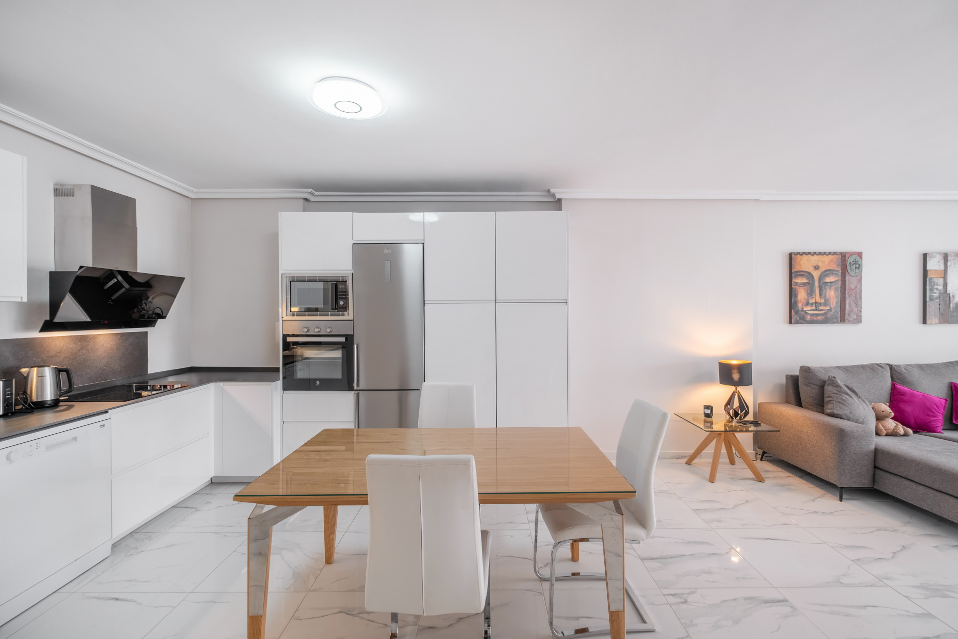 3 Bed, 2 Bath, ApartmentFor Sale, Marbella, Malaga
