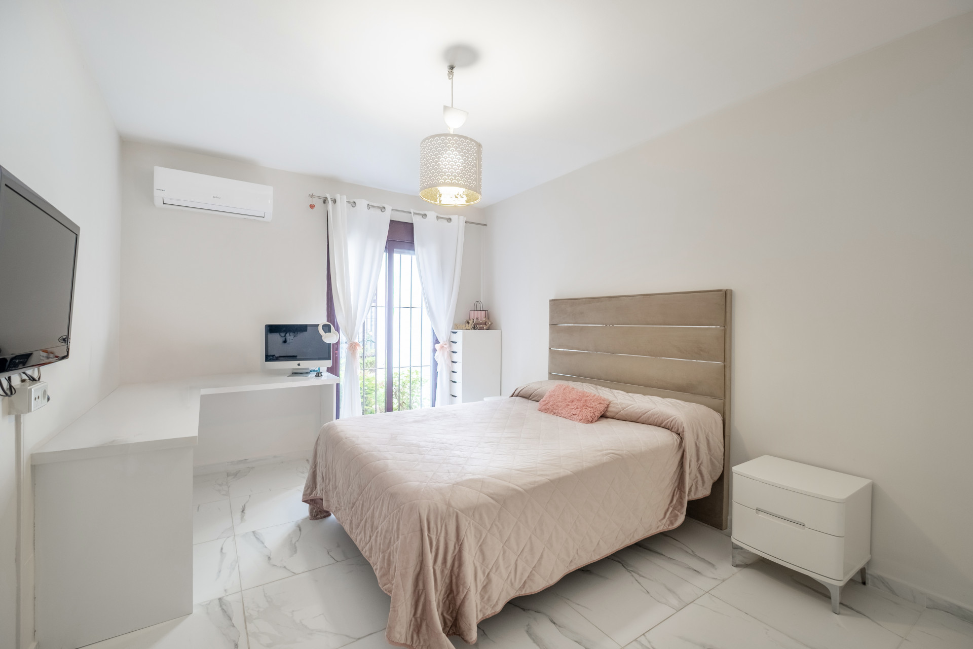 3 Bed, 2 Bath, ApartmentFor Sale, Marbella, Malaga