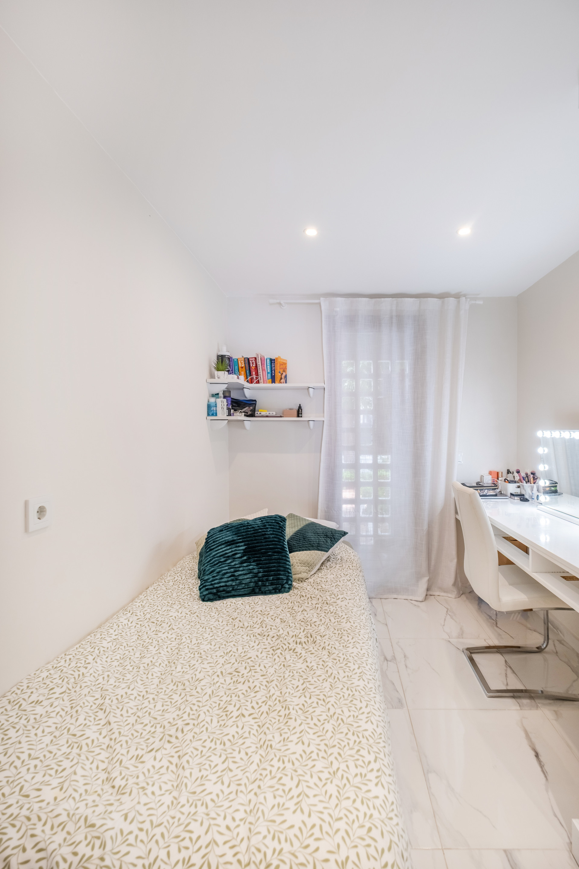 3 Bed, 2 Bath, ApartmentFor Sale, Marbella, Malaga