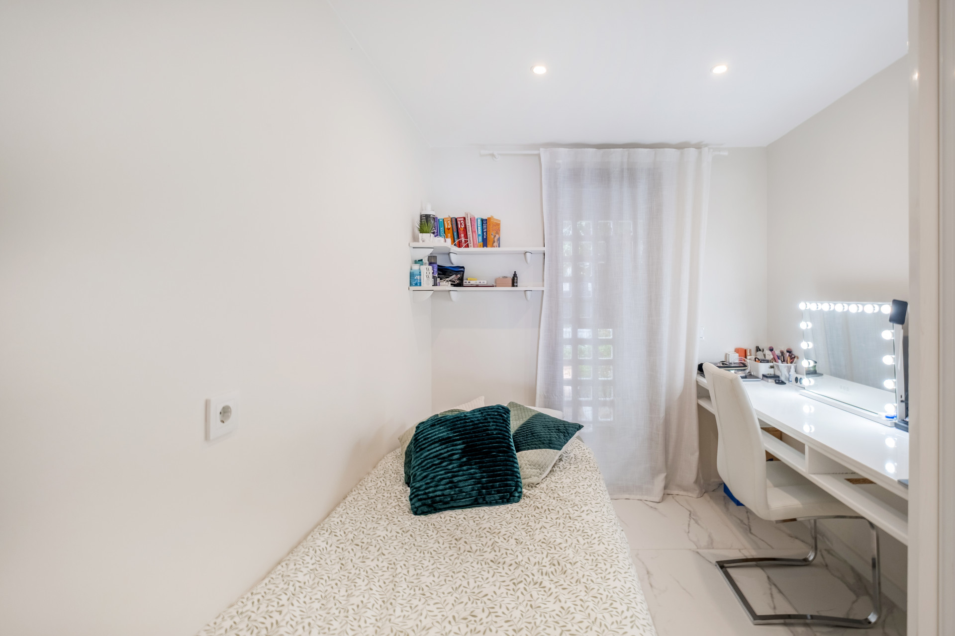 3 Bed, 2 Bath, ApartmentFor Sale, Marbella, Malaga