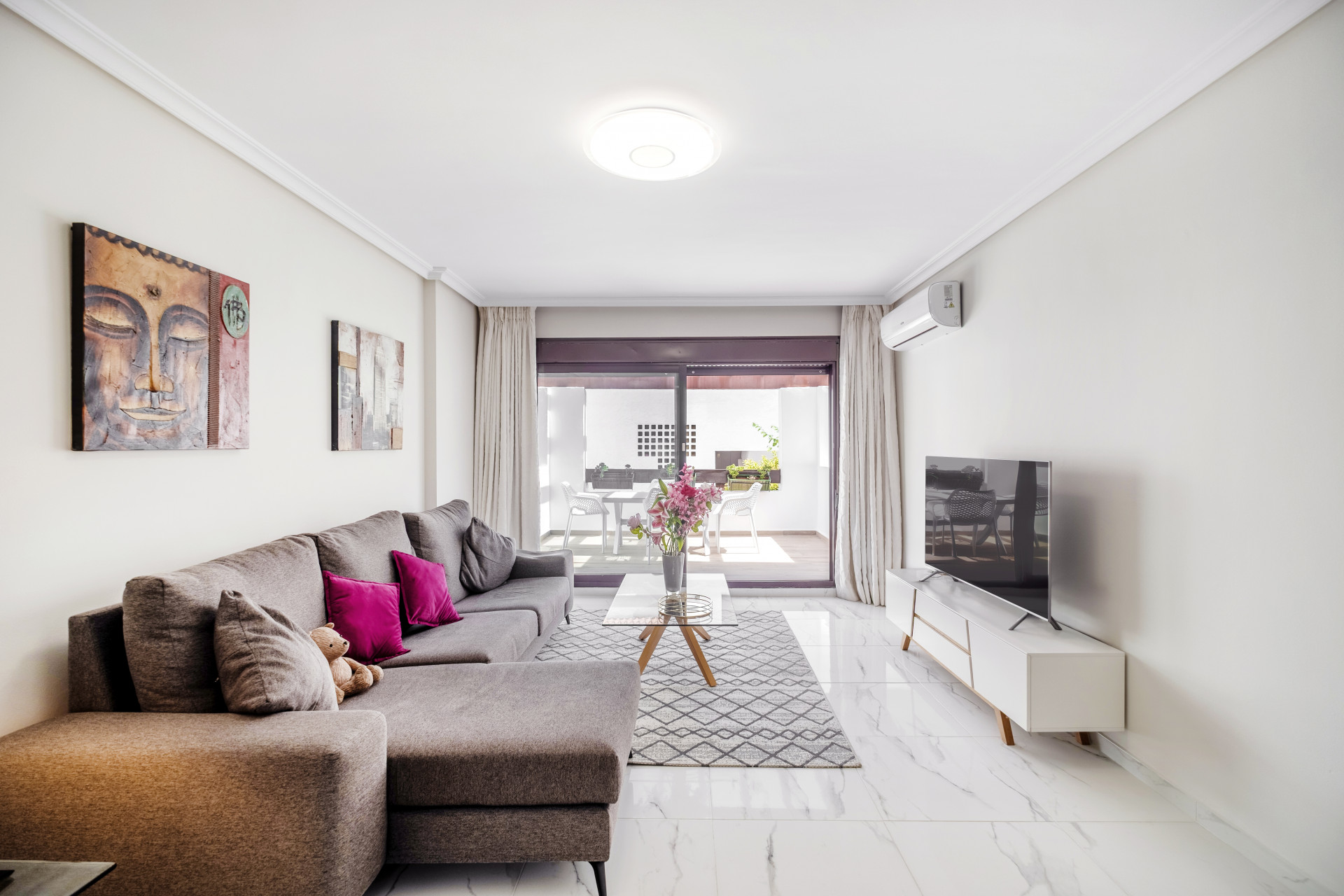 3 Bed, 2 Bath, ApartmentFor Sale, Marbella, Malaga