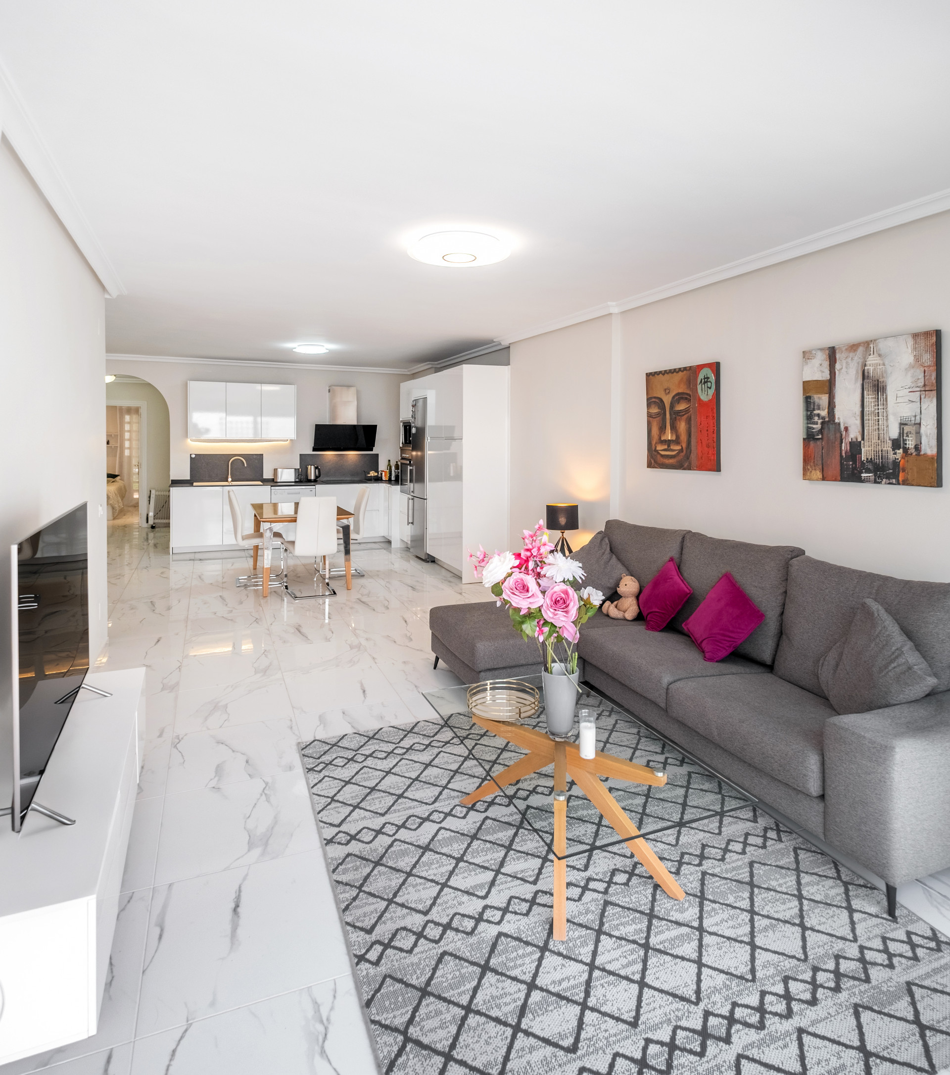 3 Bed, 2 Bath, ApartmentFor Sale, Marbella, Malaga