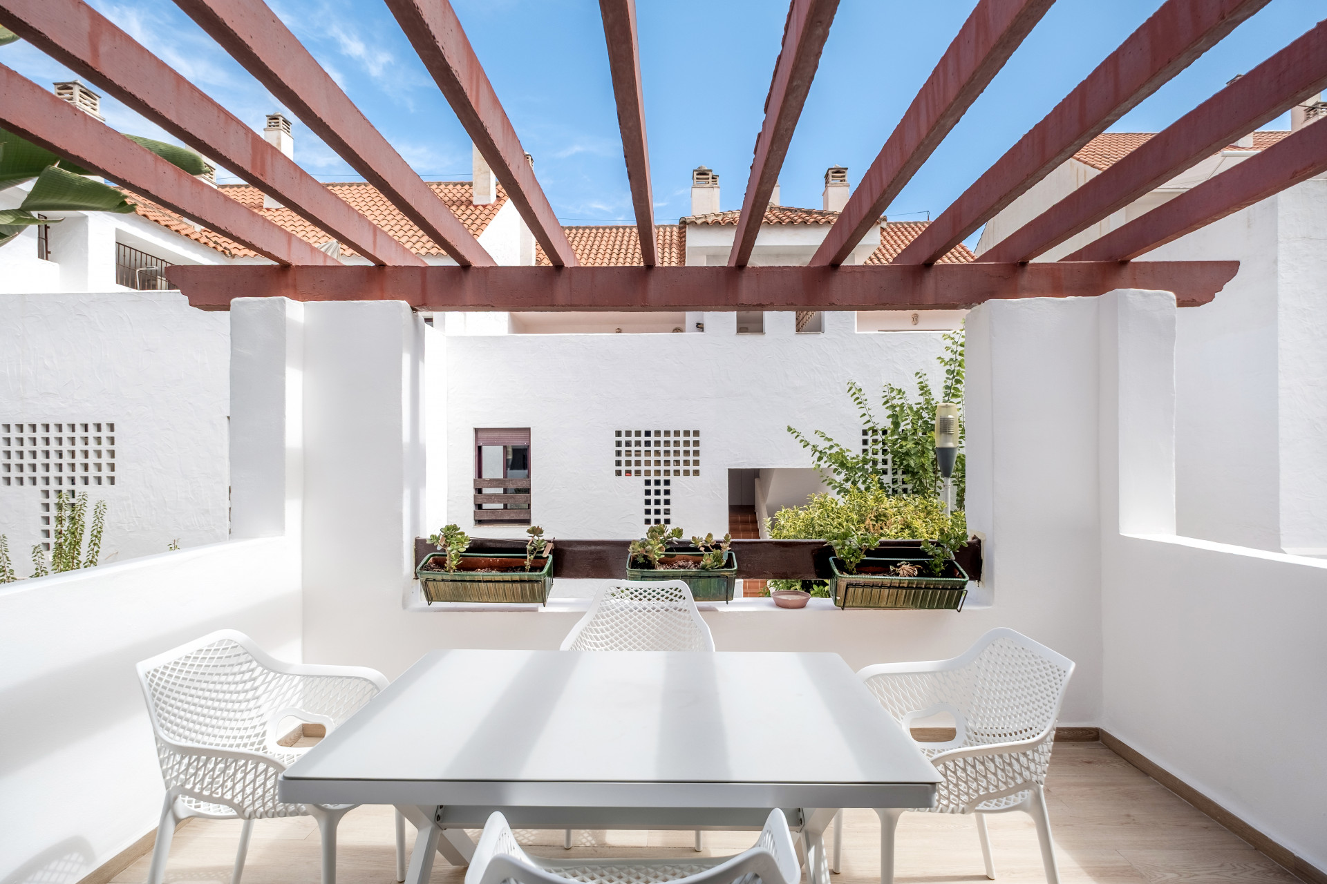 3 Bed, 2 Bath, ApartmentFor Sale, Marbella, Malaga