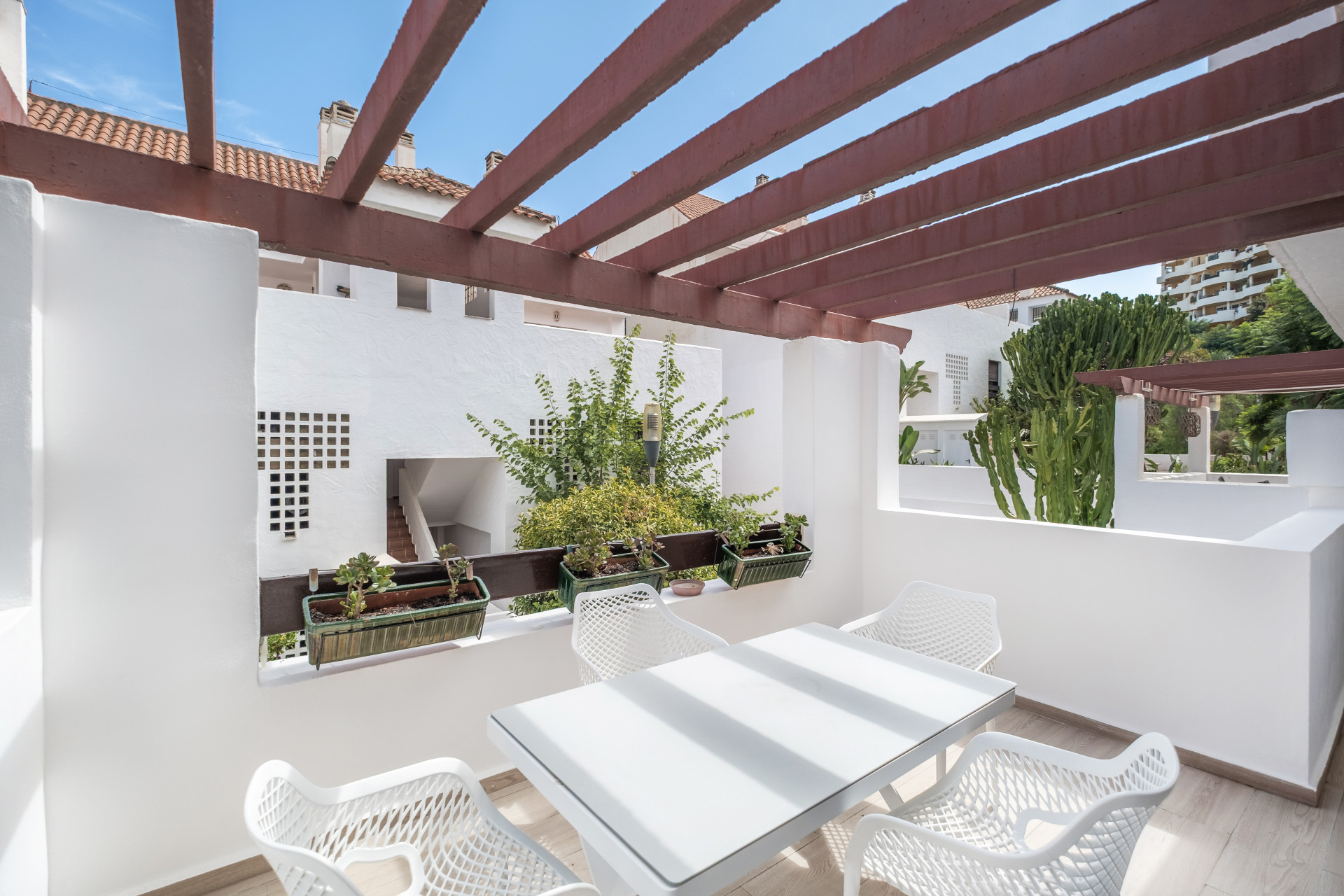 3 Bed, 2 Bath, ApartmentFor Sale, Marbella, Malaga