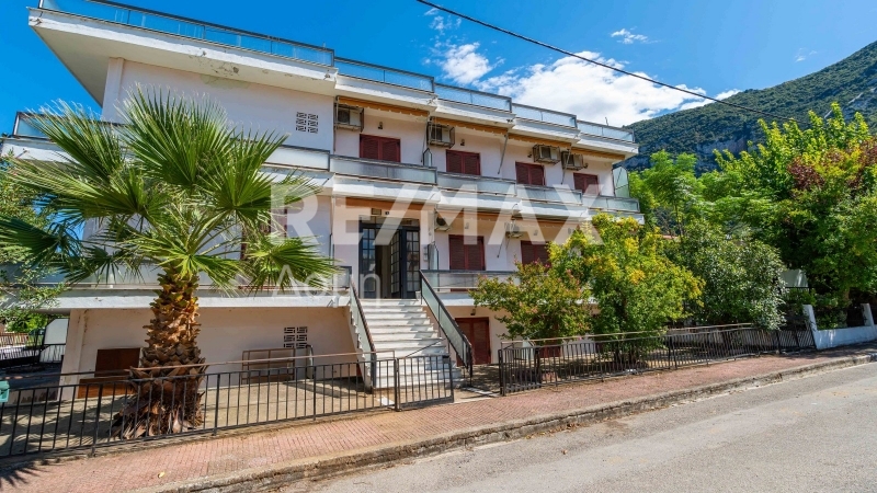 11 Bed, 7 Bath, HouseFor Sale, Center, Kamena Vourla, Phthiotis