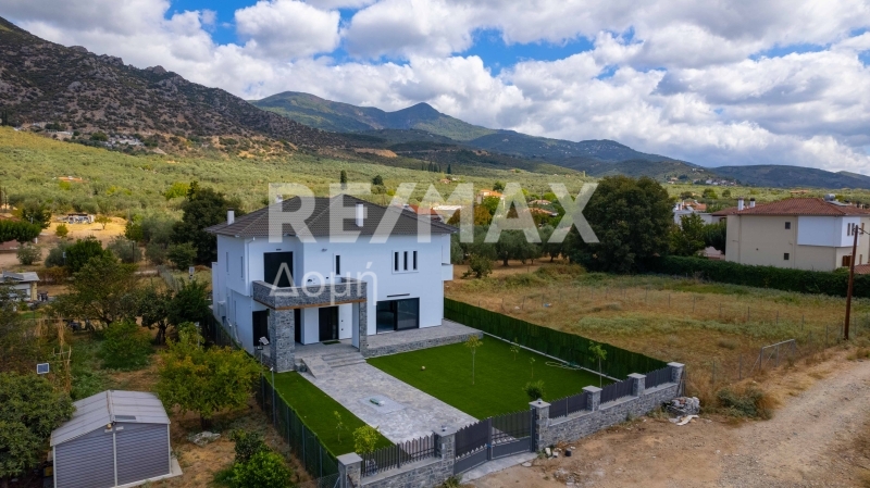 4 Bed, 1 Bath, ApartmentFor Sale, Center, Agria, Magnesia
