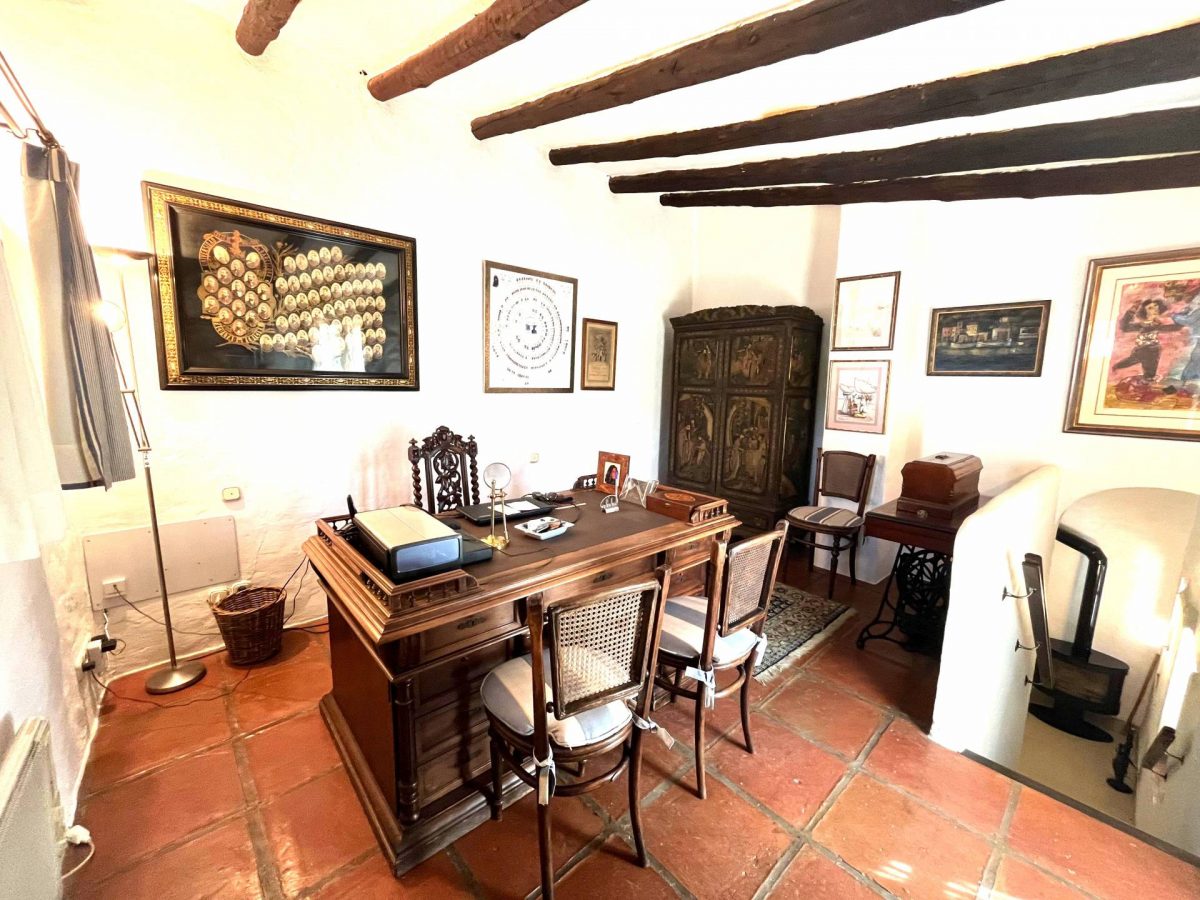 Commercial Property, For Sale