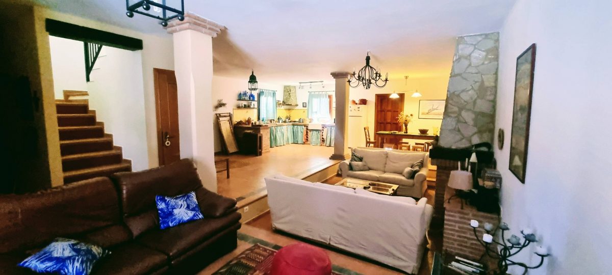 4 Bed, 2 Bath, HouseFor Sale, Cortes de La Frontera, Andalucia