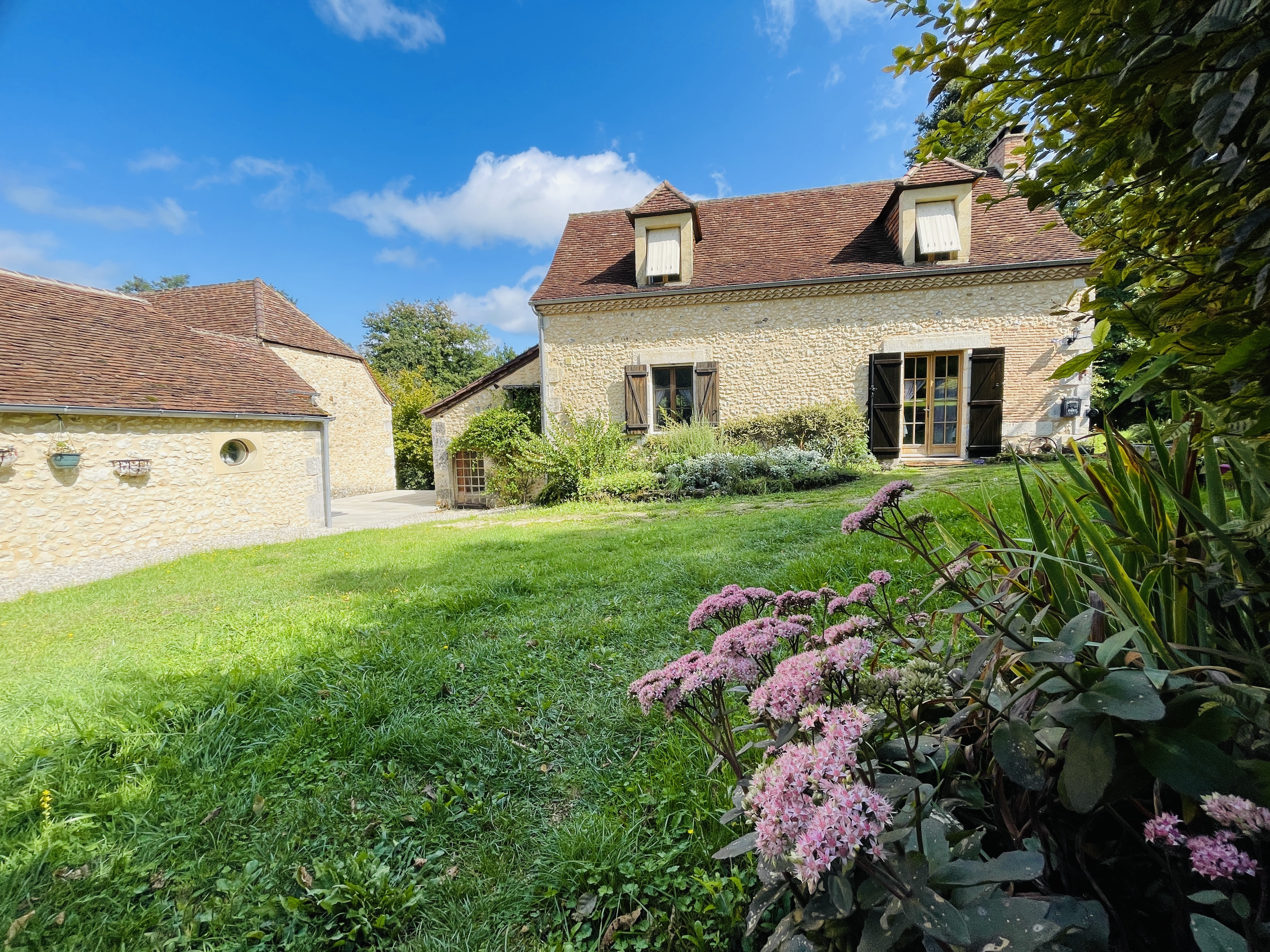 9 Bed, 2 Bath, HouseFor Sale, Rouffignac st cernin de r, Dordogne, Aquitaine, 24580