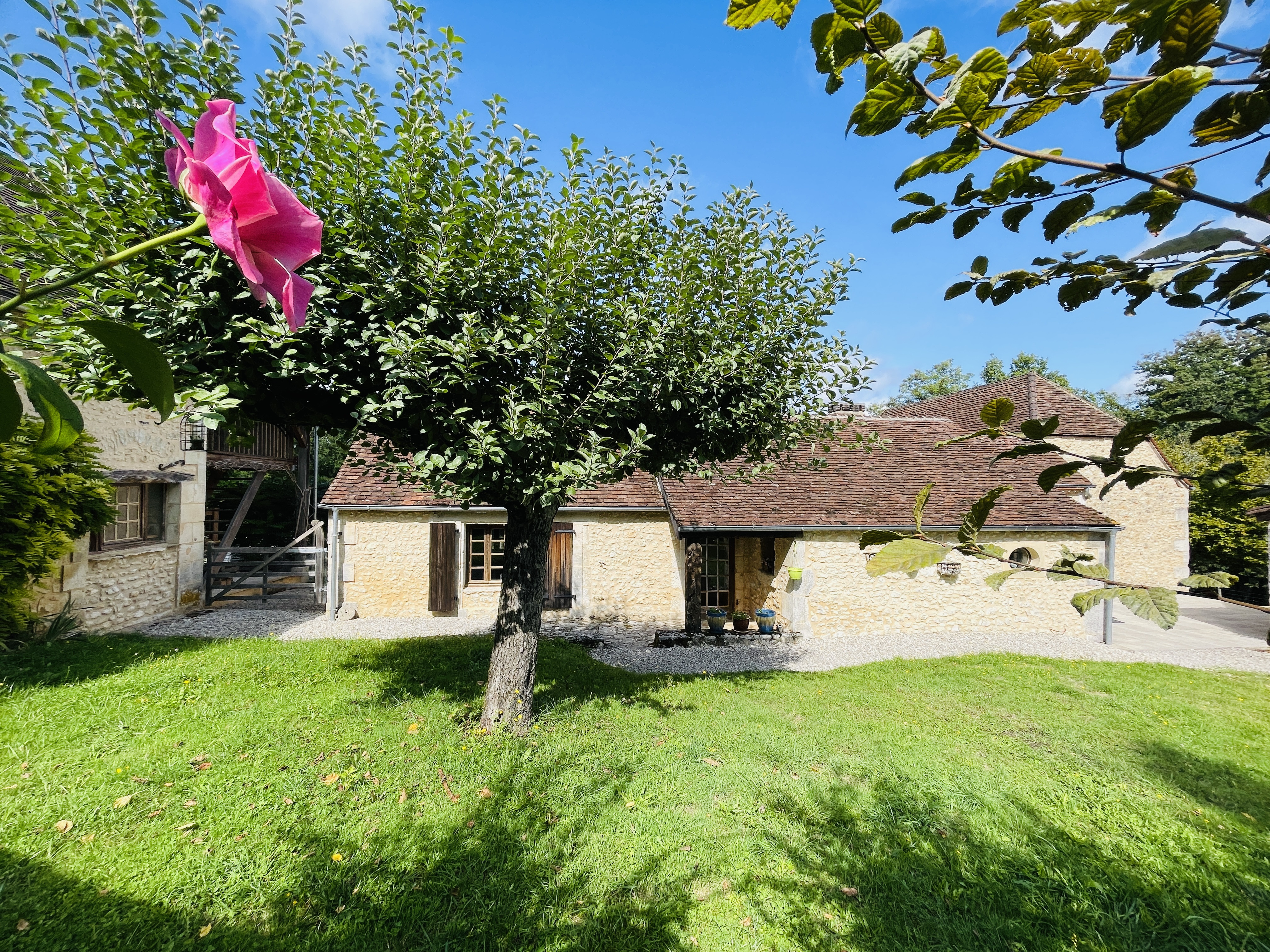 9 Bed, 2 Bath, HouseFor Sale, Rouffignac st cernin de r, Dordogne, Aquitaine, 24580