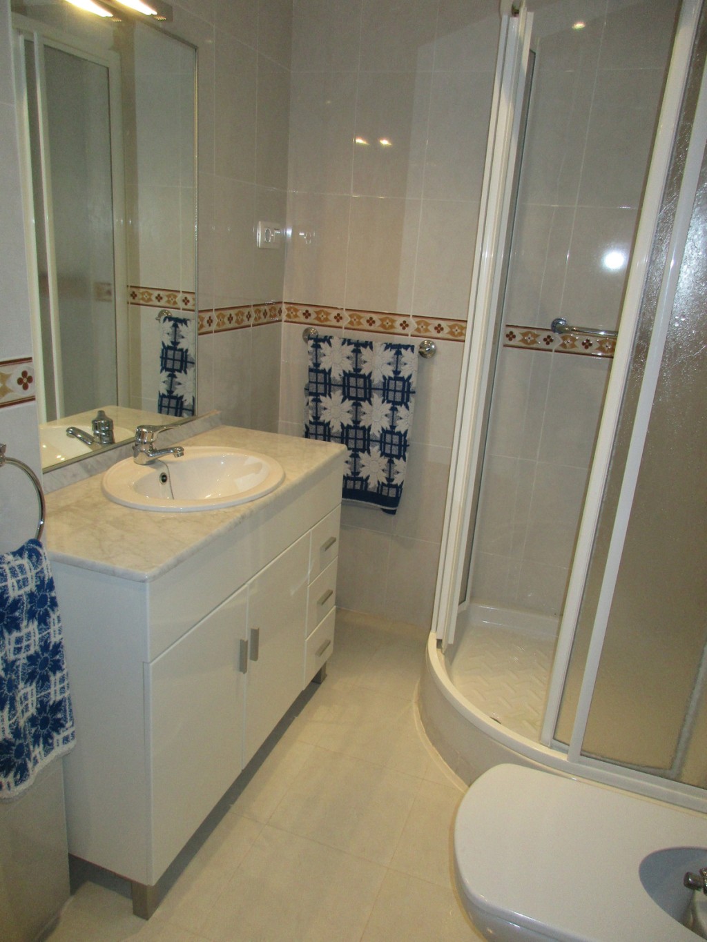 3 Bed, 1 Bath, ApartmentFor Sale, Fuengirola, Malaga